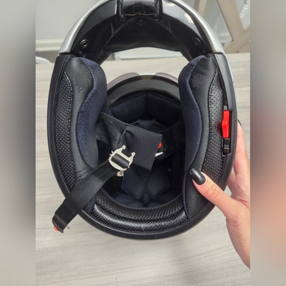 BILT Silver Full-Face Motorcycle Helmet – Size Large DOT Approved - Picture 3 of 4